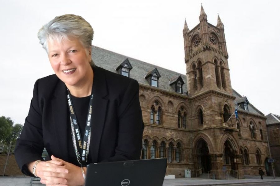 West Dunbartonshire Council chief executive Joyce White to step down